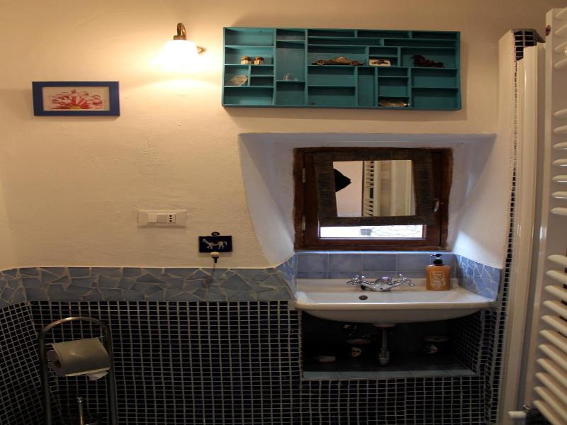 Guesthouse Runcini Dormire In Un Borgo Medievale image