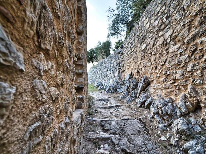 Guesthouse Runcini Dormire In Un Borgo Medievale image