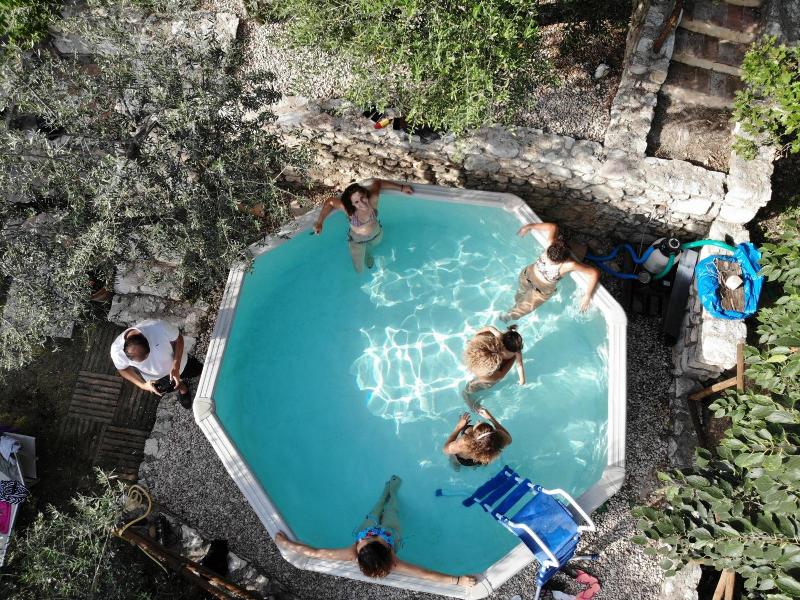 Guesthouse Runcini Dormire In Un Borgo Medievale image