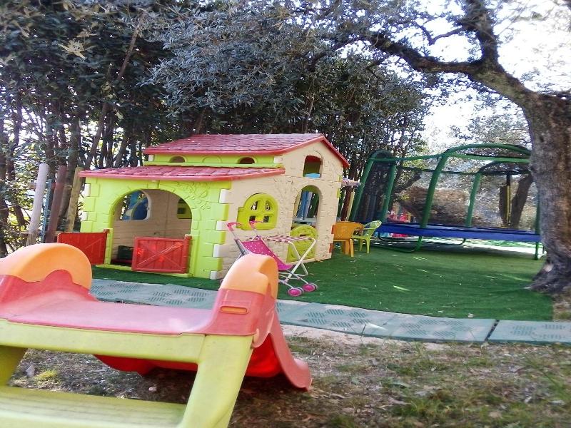 Guesthouse Runcini Dormire In Un Borgo Medievale image