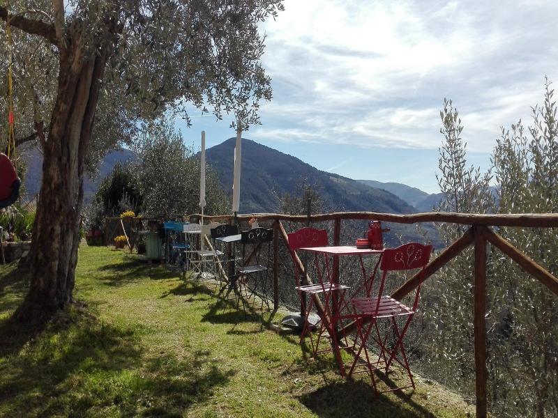 Guesthouse Runcini Dormire In Un Borgo Medievale image