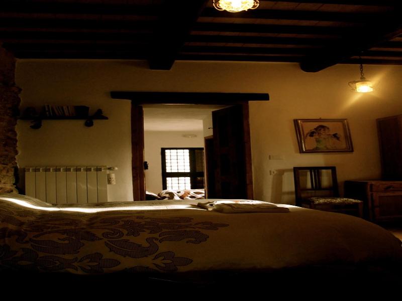 Guesthouse Runcini Dormire In Un Borgo Medievale image
