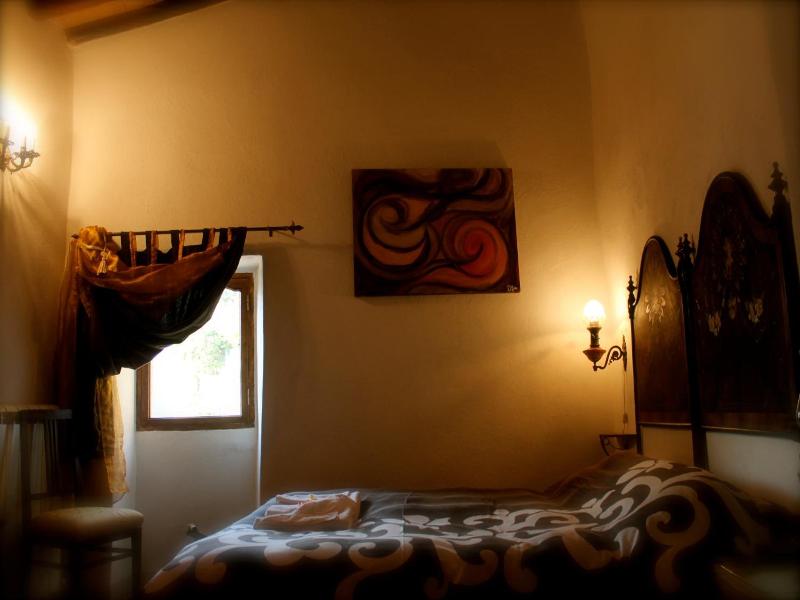 Guesthouse Runcini Dormire In Un Borgo Medievale image