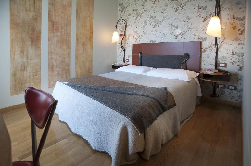Hotel Langhe image