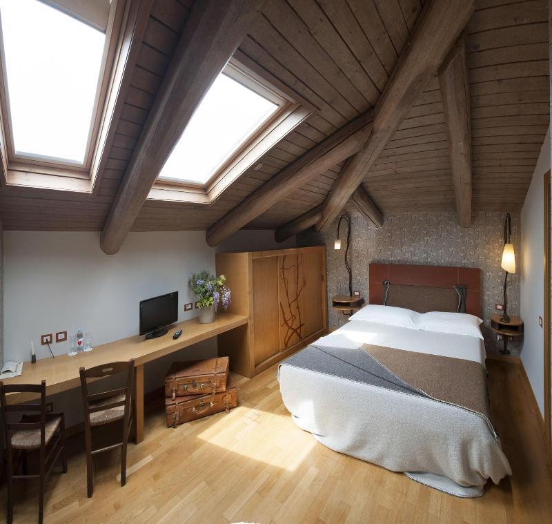 Hotel Langhe image