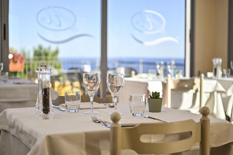 Hotel Liliana Diano Marina image