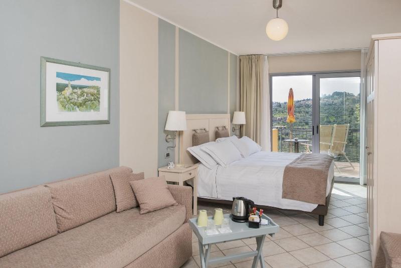 Hotel Liliana Diano Marina image