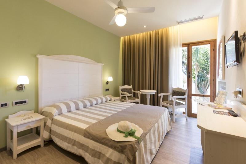 Hotel Liliana Diano Marina image