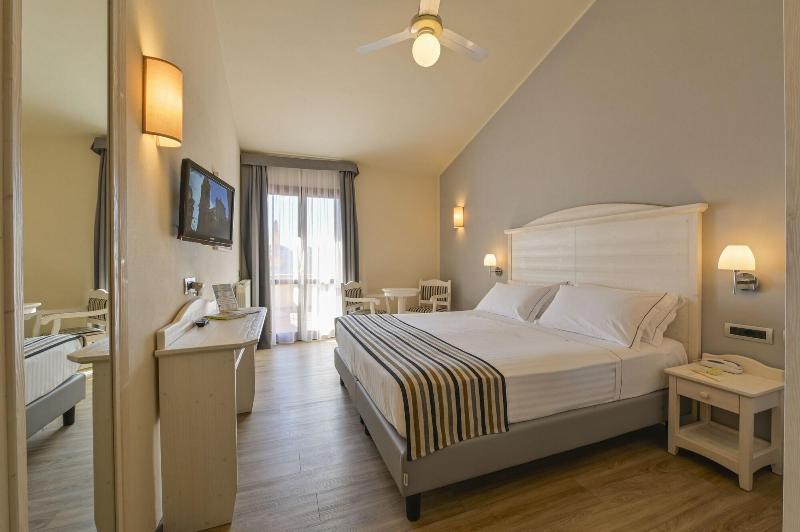 Hotel Liliana Diano Marina image