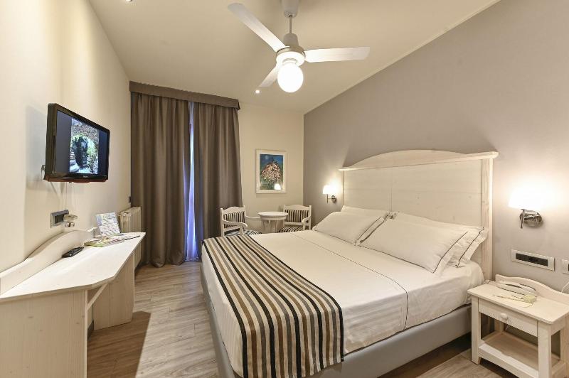 Hotel Liliana Diano Marina image