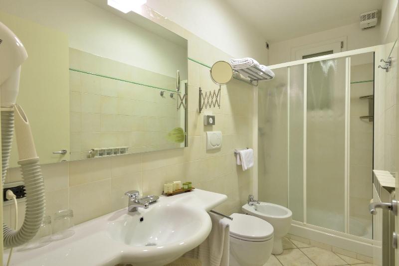 Hotel Liliana Diano Marina image
