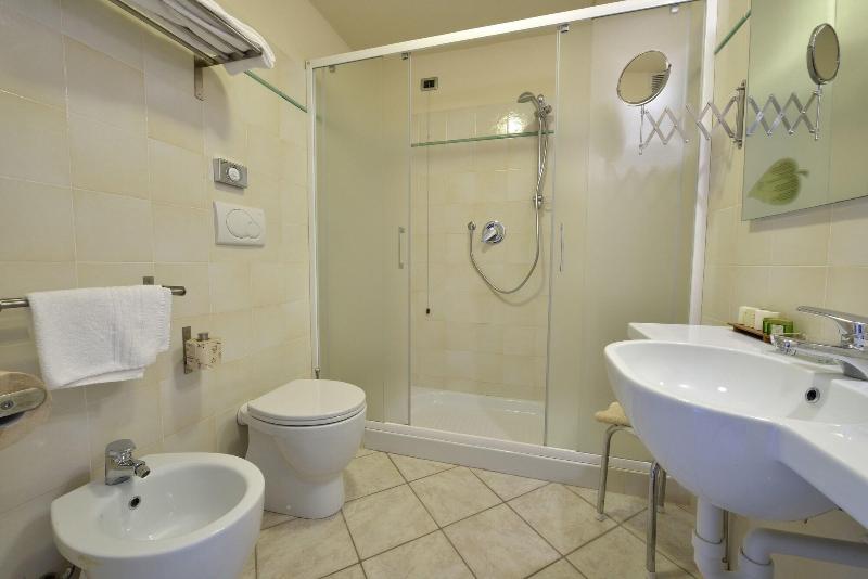 Hotel Liliana Diano Marina image