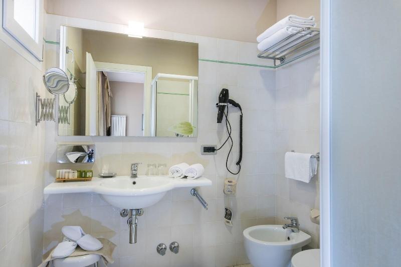 Hotel Liliana Diano Marina image