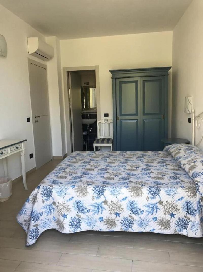 Sandra Villa Rooms image