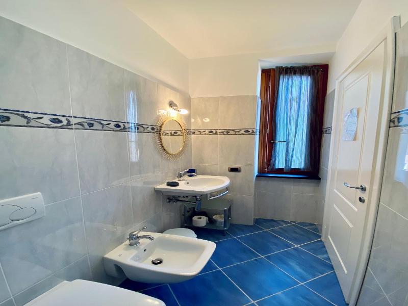 Sandra Villa Rooms image