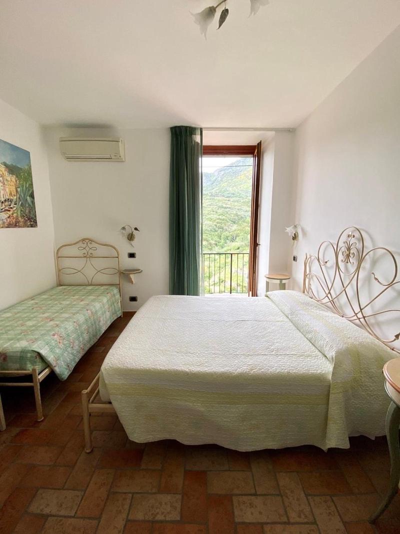 Sandra Villa Rooms image
