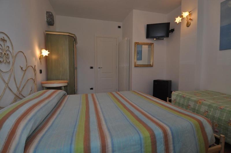 Sandra Villa Rooms image