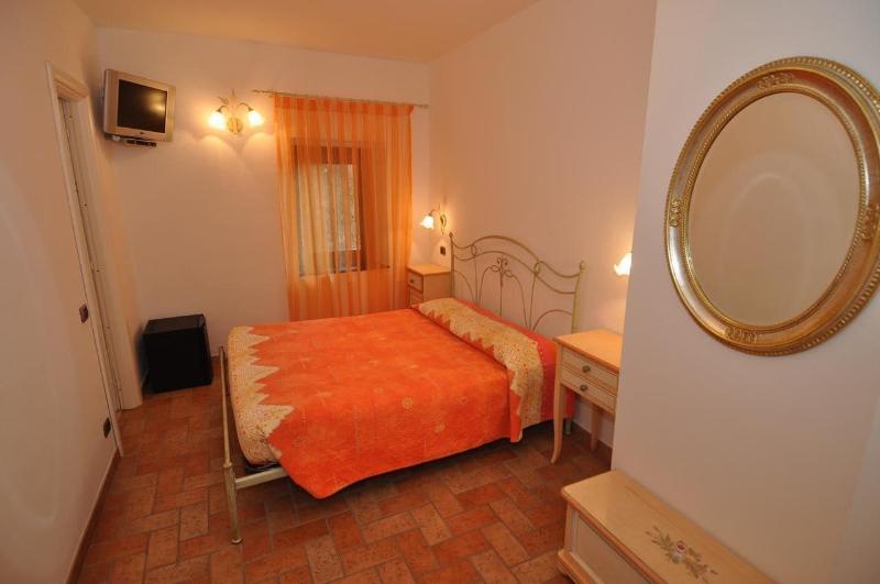 Sandra Villa Rooms image