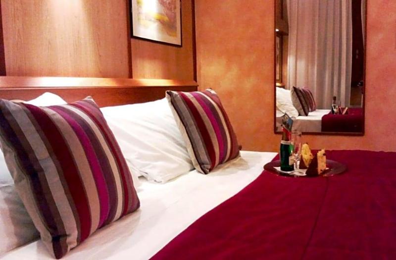 Hotel Motel Ovest image