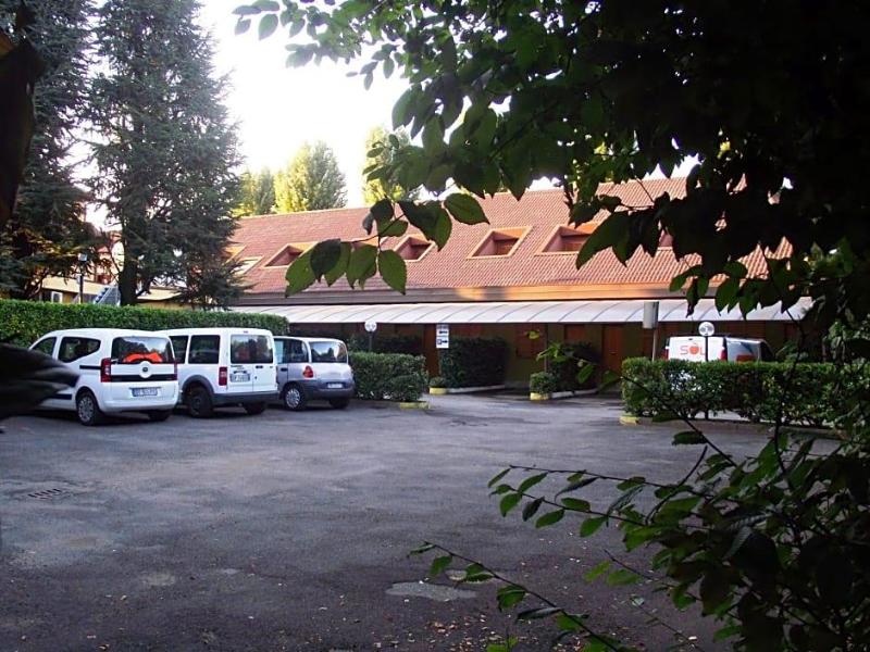 Hotel Motel Ovest image