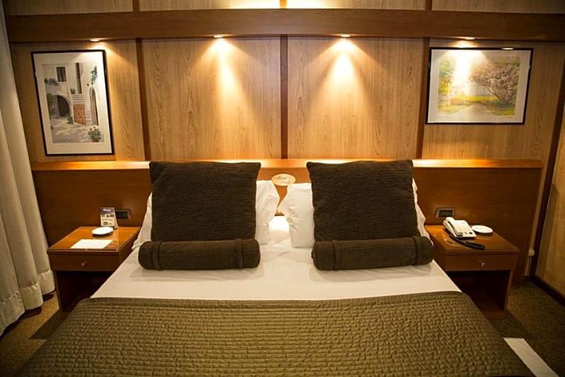 Hotel Motel Ovest image