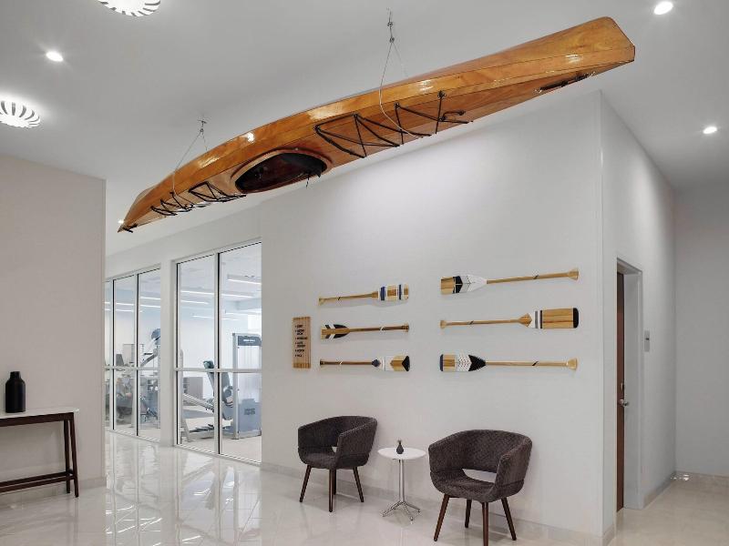 Element New York Wood Ridge image