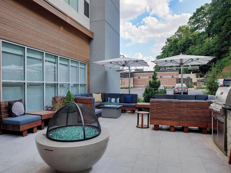 Element New York Wood Ridge image