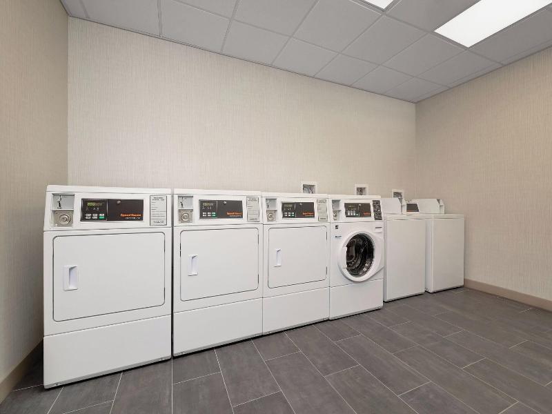 Element New York Wood Ridge image