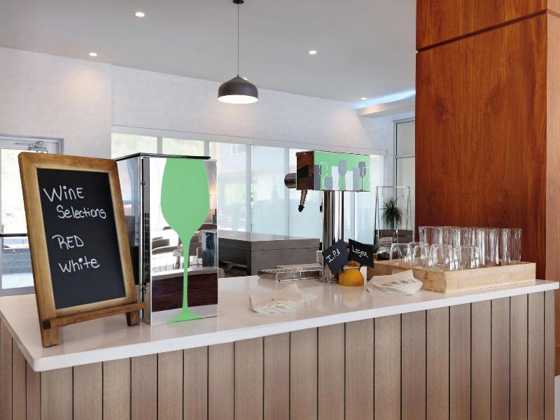 Element New York Wood Ridge image