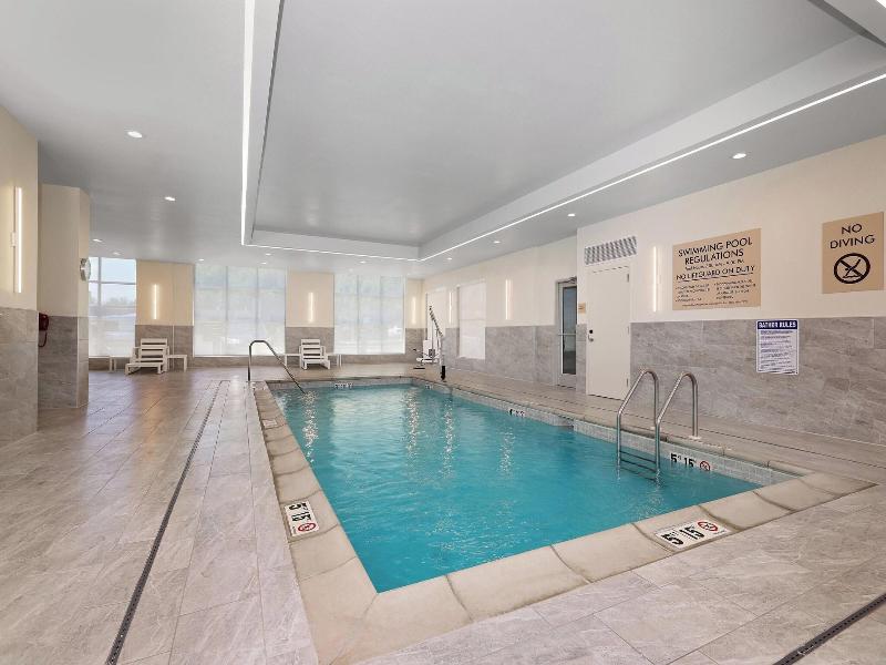 Element New York Wood Ridge image