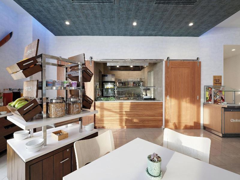 Element New York Wood Ridge image