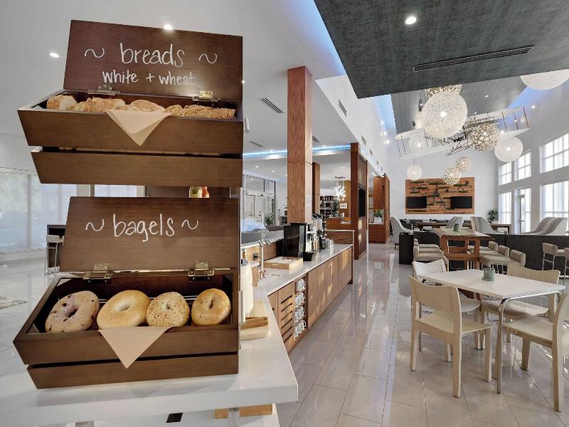 Element New York Wood Ridge image