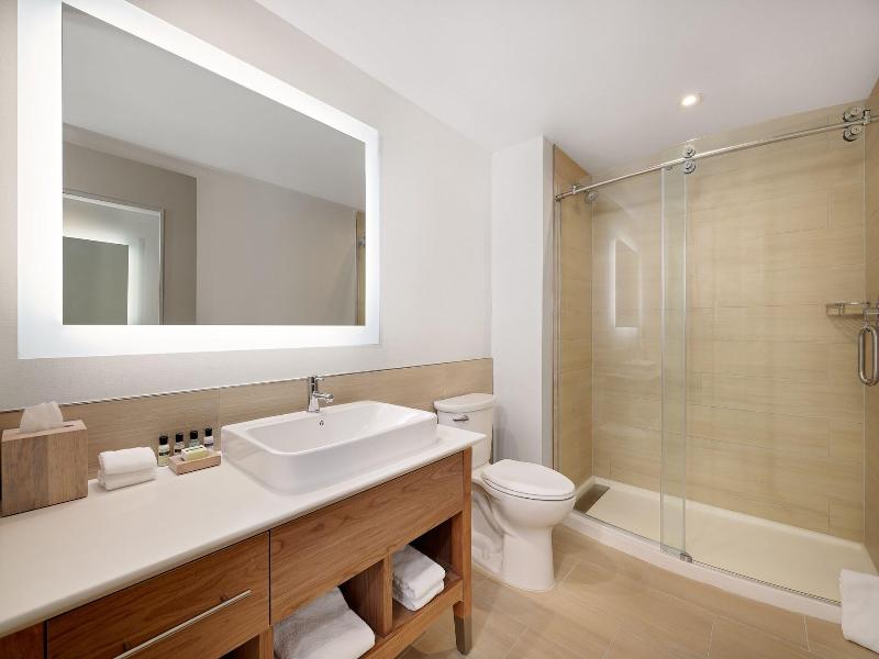 Element New York Wood Ridge image