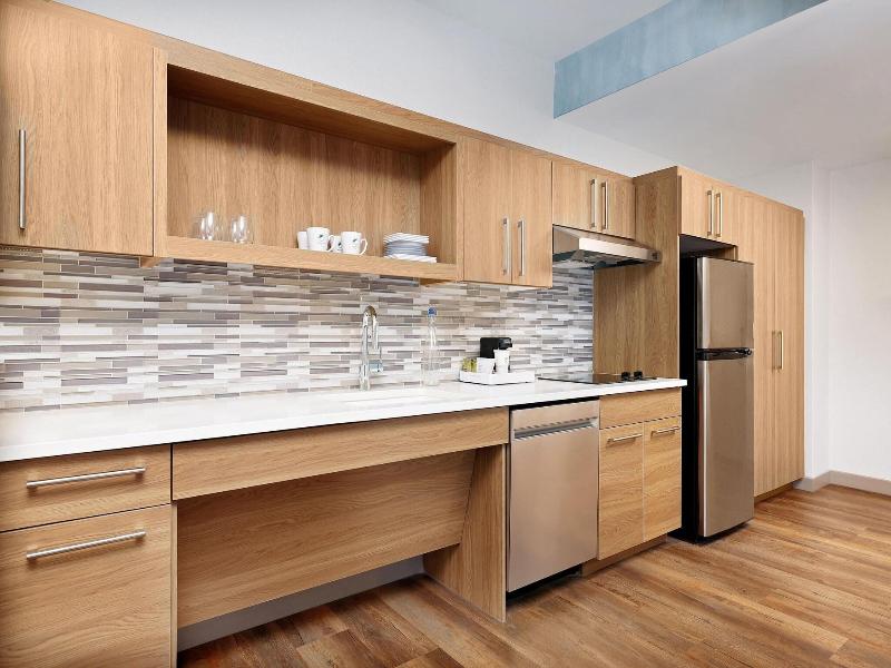 Element New York Wood Ridge image