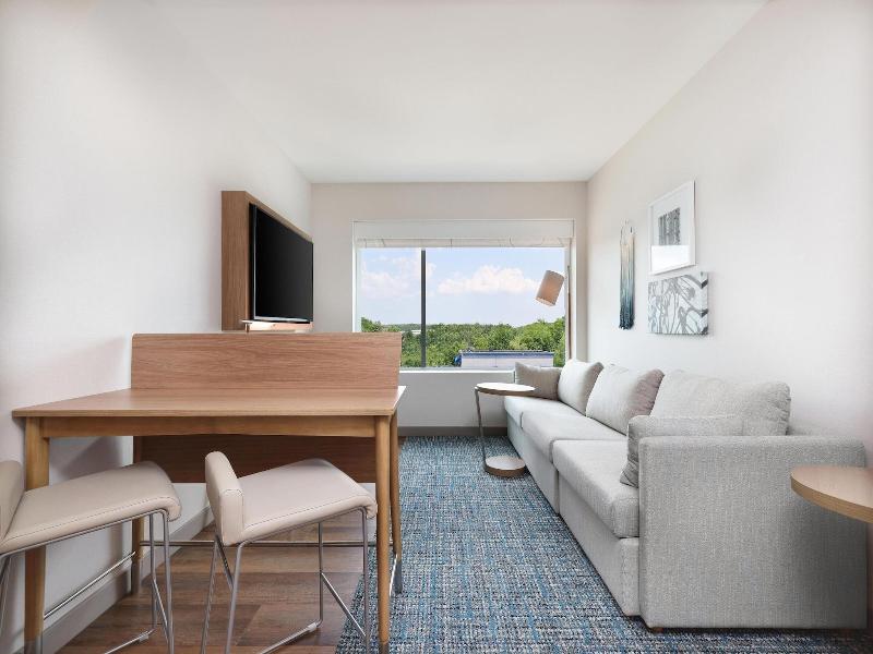 Element New York Wood Ridge image