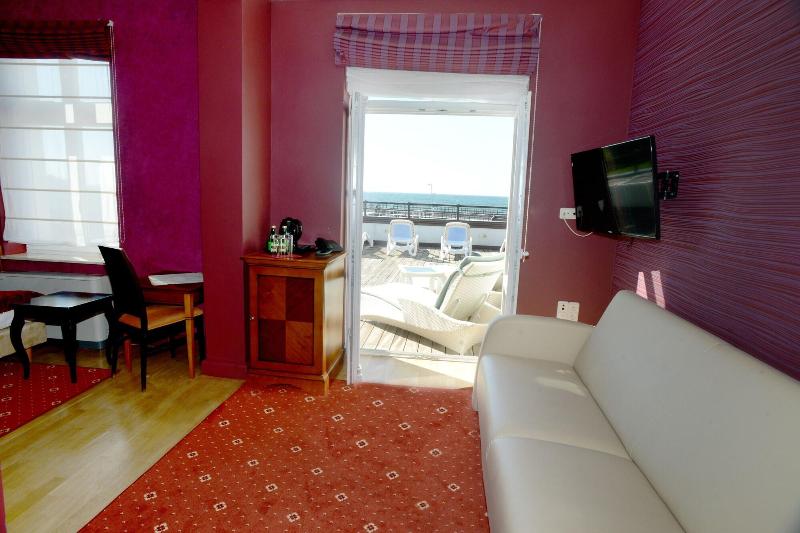 Hotel Apollo image