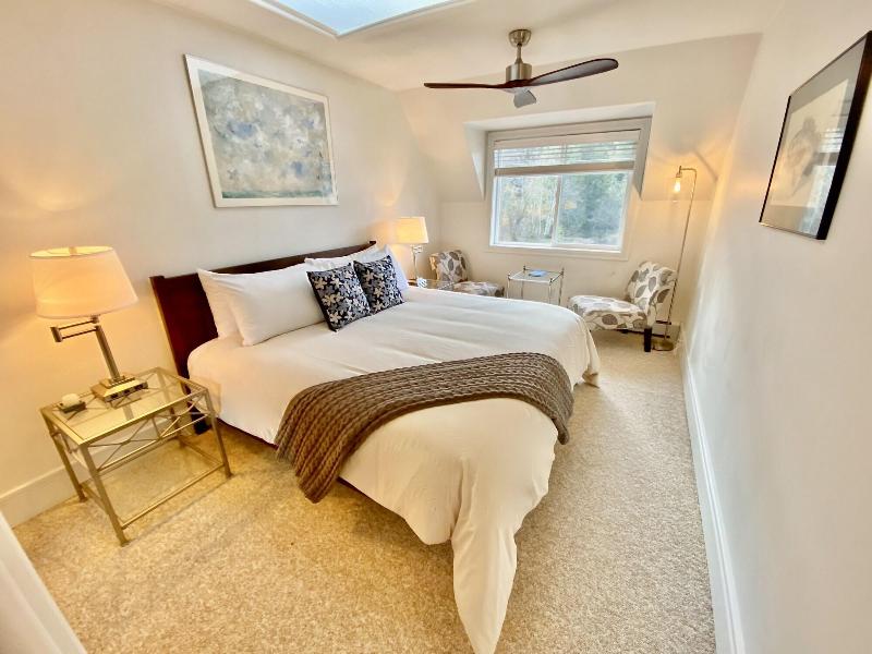 Otters Pond Bed & Breakfast image
