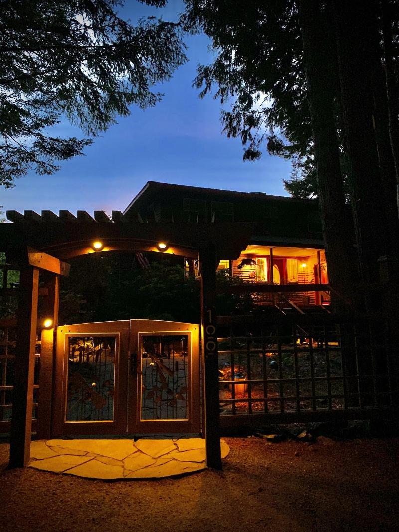 Otters Pond Bed & Breakfast image