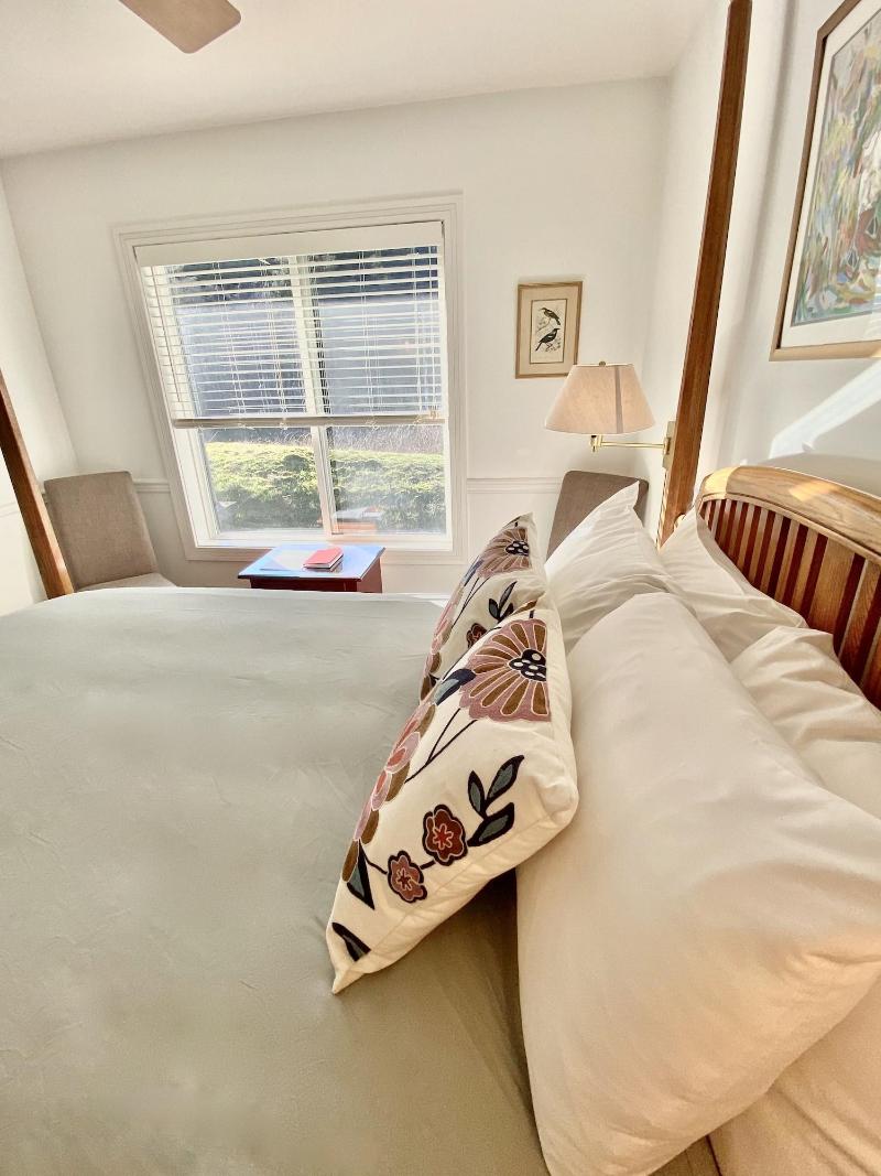 Otters Pond Bed & Breakfast image