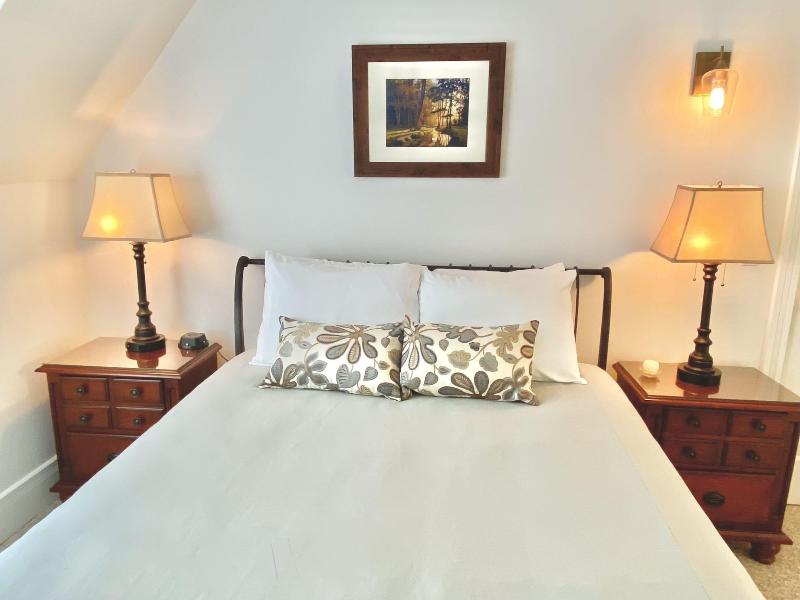 Otters Pond Bed & Breakfast image