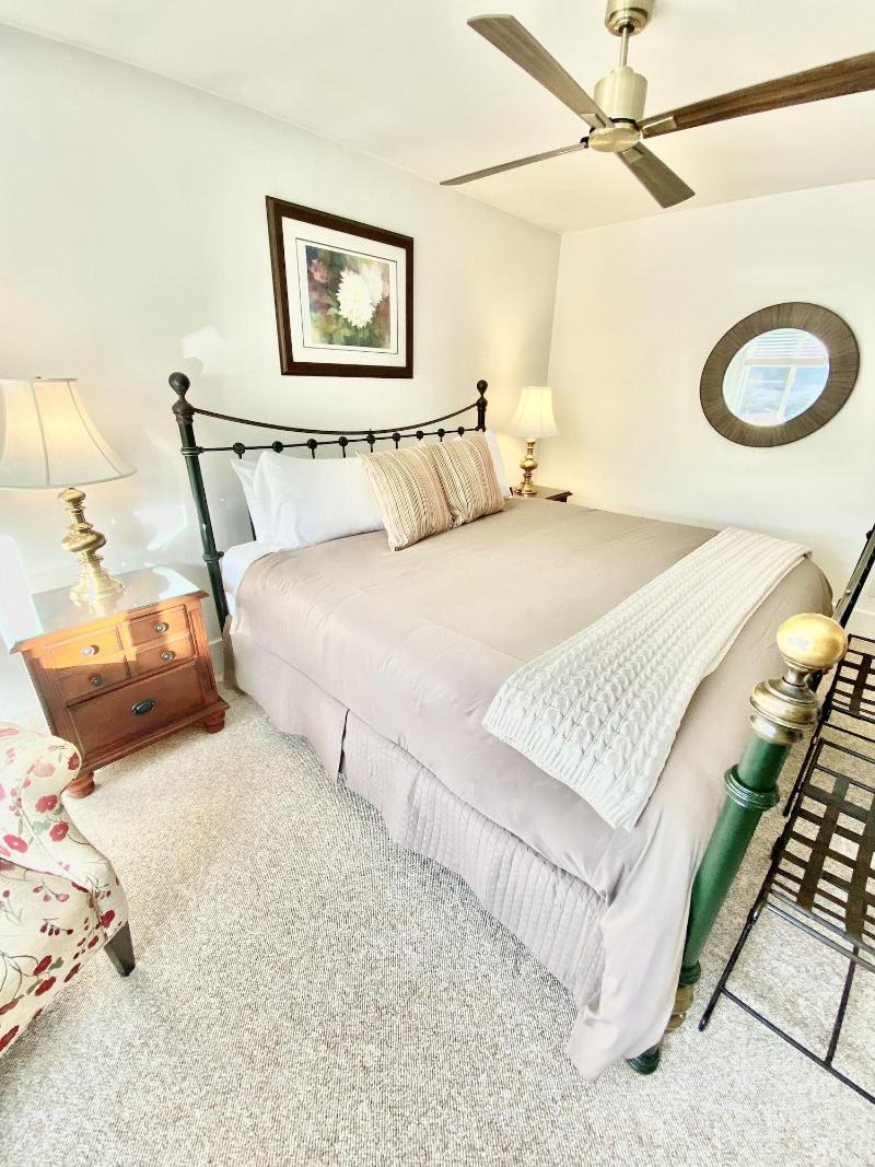 Otters Pond Bed & Breakfast image