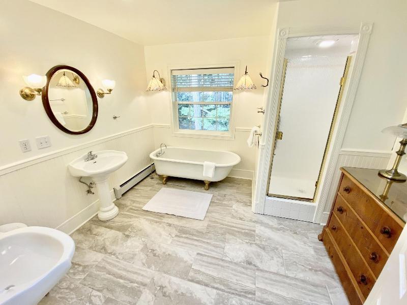 Otters Pond Bed & Breakfast image