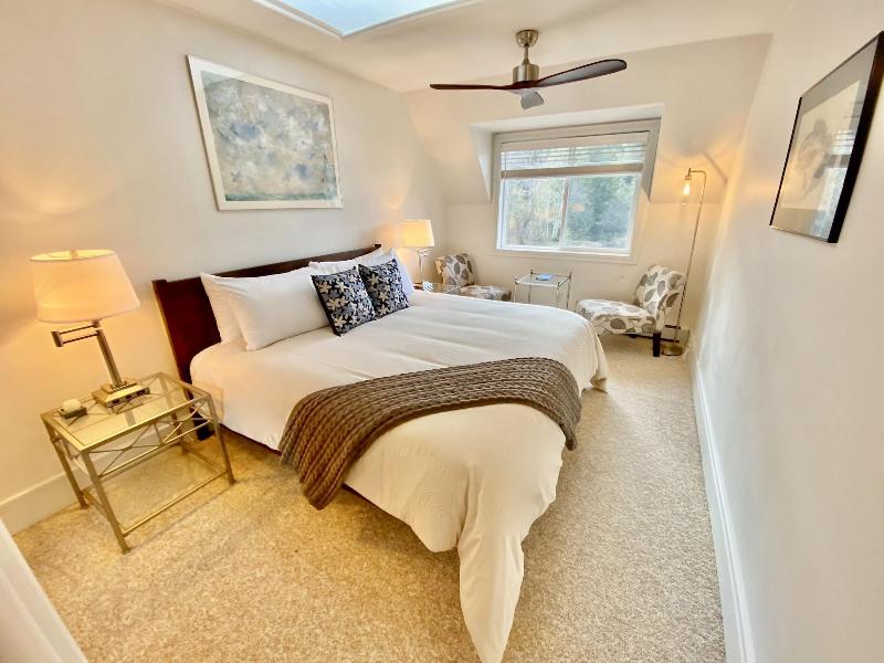 Otters Pond Bed & Breakfast image
