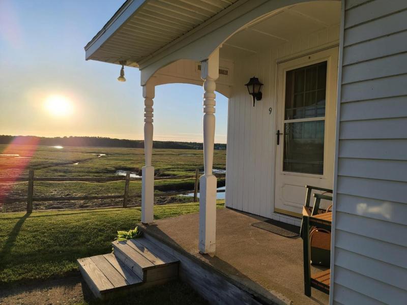 Moody's Motel & Cottages image