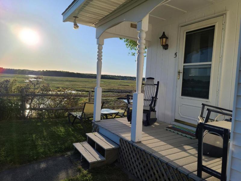 Moody's Motel & Cottages image
