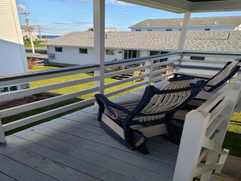 Moody's Motel & Cottages image
