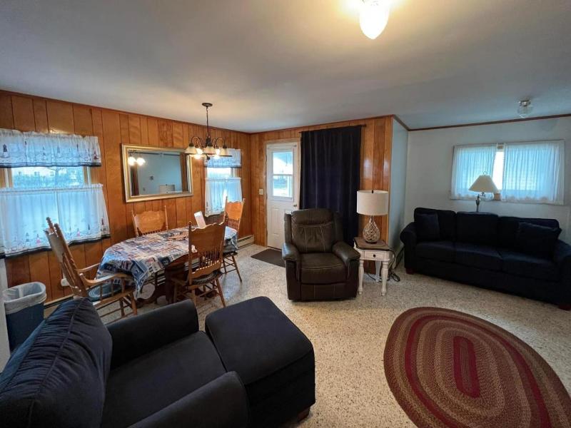 Moody's Motel & Cottages image