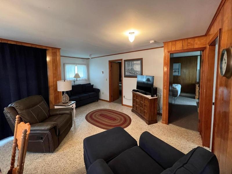 Moody's Motel & Cottages image
