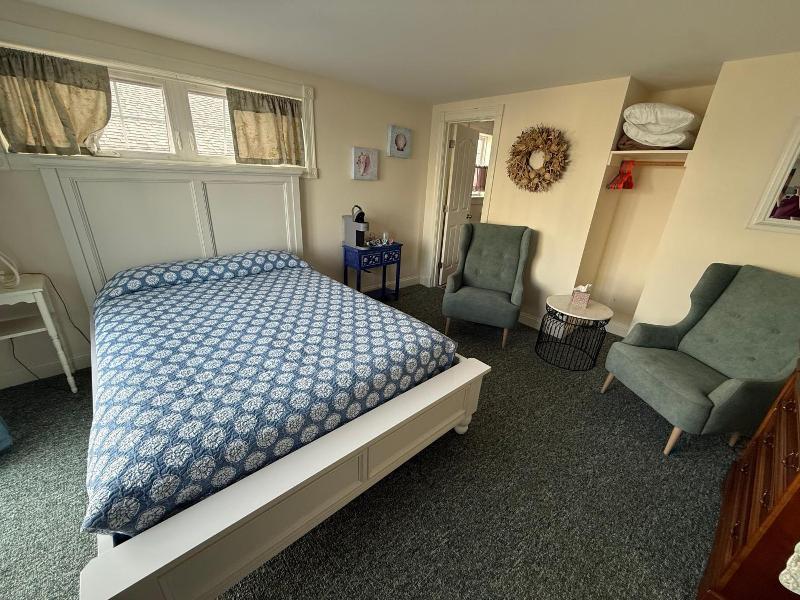 Moody's Motel & Cottages image