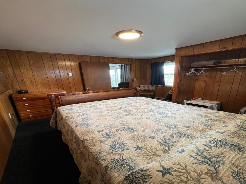 Moody's Motel & Cottages image